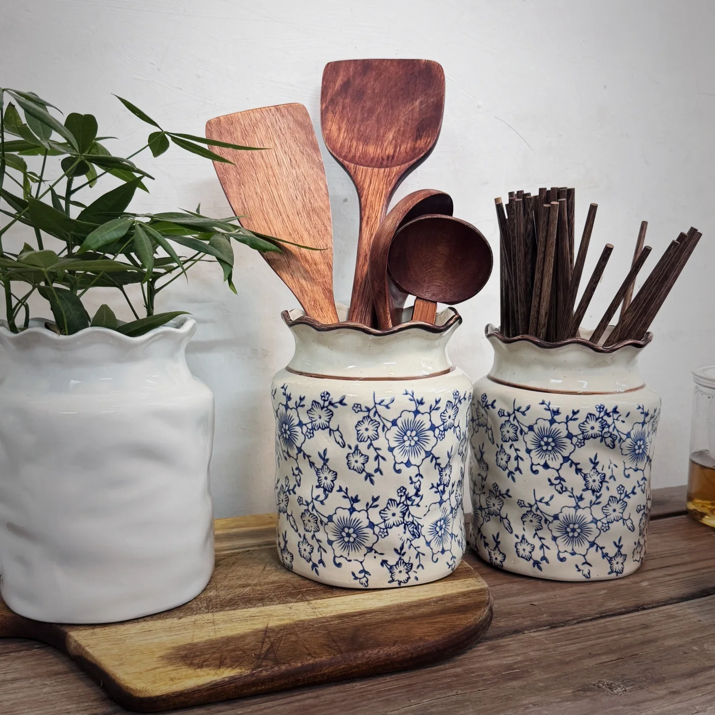 Commercial Kitchen Utensil Holder - حامل عيدان الطعام الخزفي الفاخر بتصميم